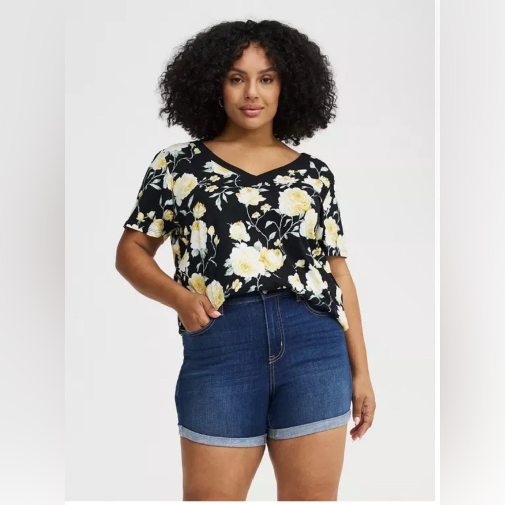 Torrid NWOT Floral Printed Girlfriend Heritage Jersey V-Neck
